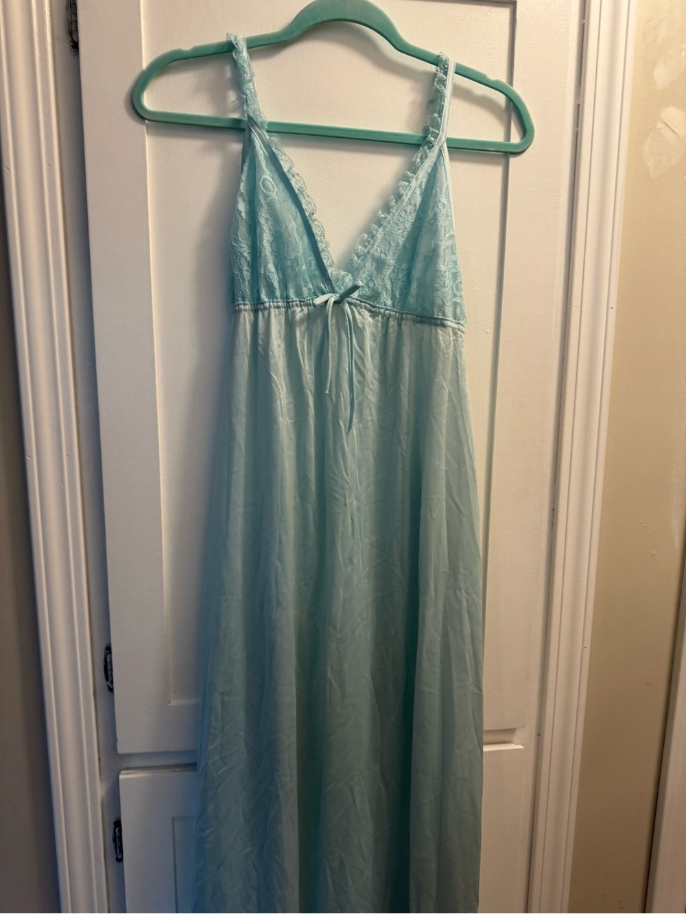 Light Blue Lace-Trim Long Nightgown size tag missing see pics for measurements
